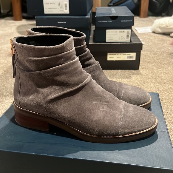 Cole Hann Booties size 9 1/2. Great condition - Picture 2 of 2